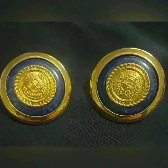 Vintage Liz Claiborne Gold Tone Heraldic Coat Of Arms Pierced Earrings - Picture 1 of 3